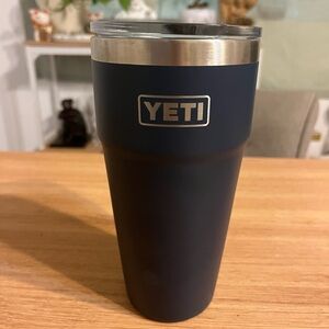 YETI Rambler 30 oz Tumbler, Stainless Steel, Vacuum Insulated with MagSlider Lid